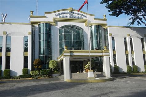 Las Pinas City Hall .